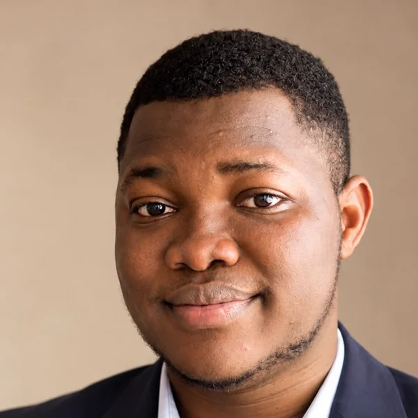 Portrait d’Emmanuel Dulac Houssou, membre de la direction collégiale d’Afstrat
